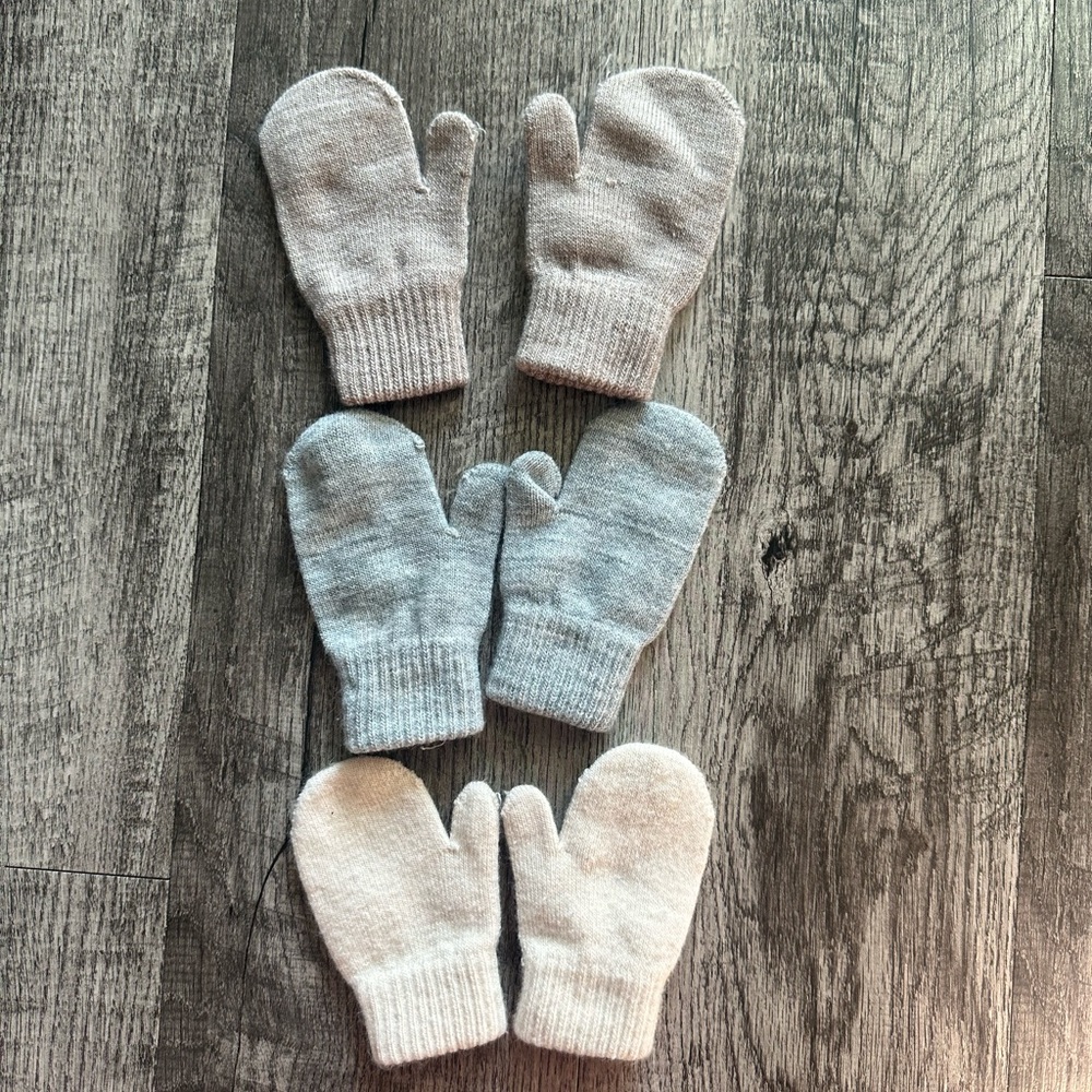 H&M baby/toddler mittens